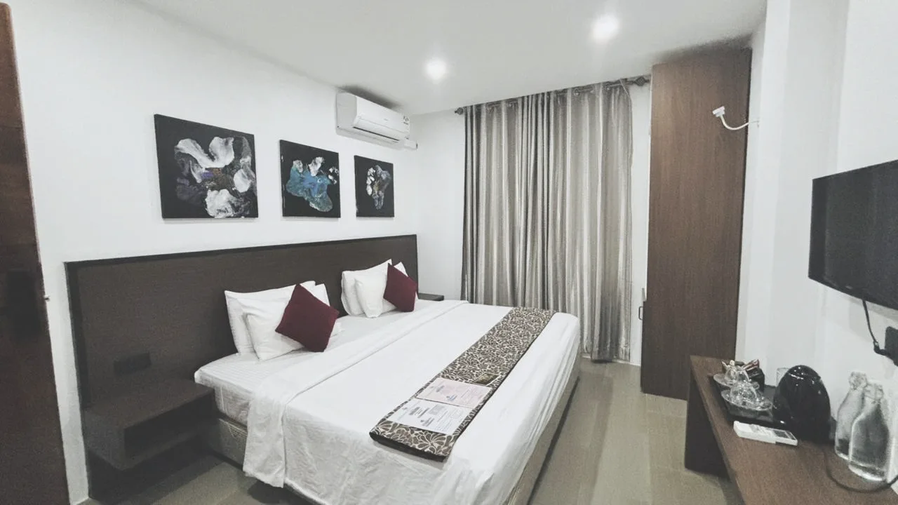 Vilu Central — Deluxe Double Room