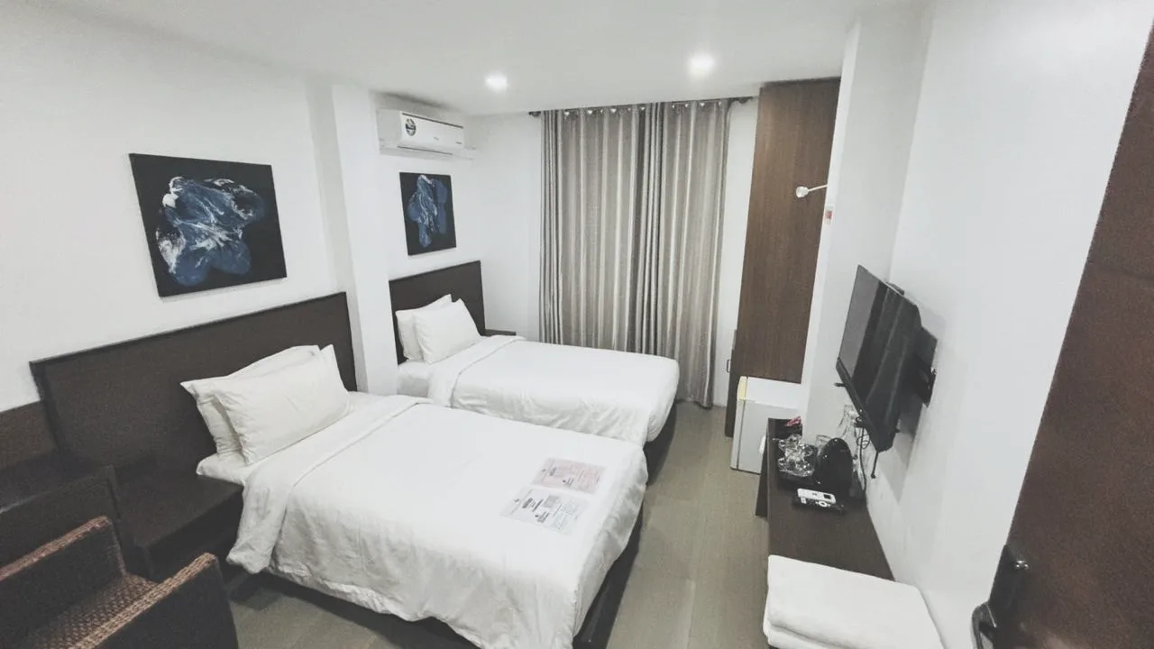 Vilu Central — Twin Room